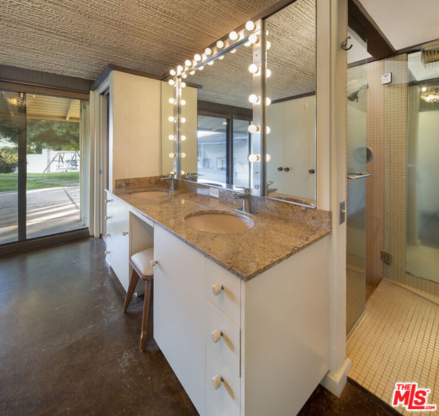 87 Vientos Road photo 15