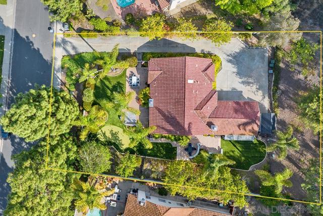 2241 Willowbrook St, Escondido CA: https://media.crmls.org/mediaz/d96dd399-2057-49df-93b9-672632bf2a30.jpg