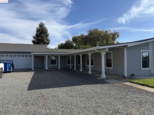13600 byron highway, Byron CA: https://media.crmls.org/mediaz/d96edc92-68a0-4657-9d47-a9296ec5e9d3.jpg
