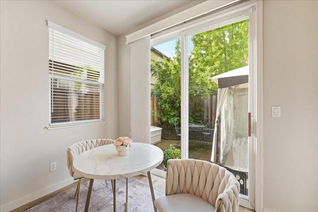 705 Otter Court, Fairfield CA: https://media.crmls.org/mediaz/d9700602-d040-405a-b304-fd93f40ae45b.jpg