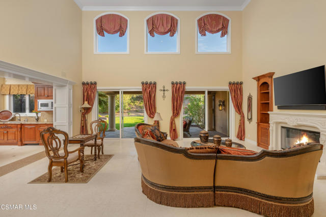 2462 Lost Canyons Drive, Simi Valley CA: https://media.crmls.org/mediaz/d970ee5e-42ea-495d-b5a1-bba44401bc64.jpg