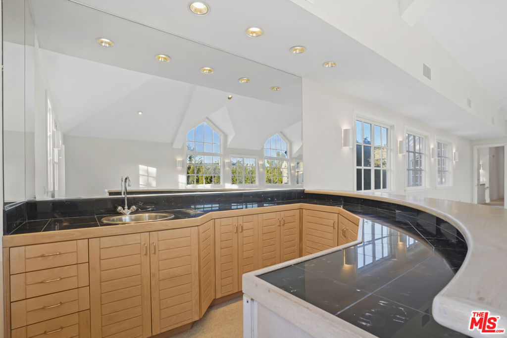 MLS #25602713 image #52