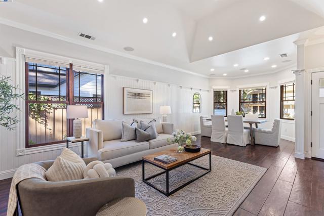 4463 Pleasanton Ave, Pleasanton CA: https://media.crmls.org/mediaz/d9736df8-0745-4045-b6a7-ba836e462e7d.jpg