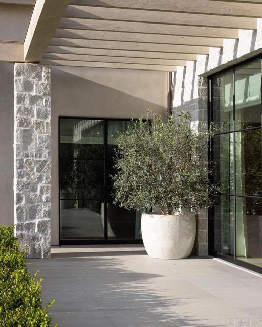 17845 Via de Fortuna, Rancho Santa Fe CA: https://media.crmls.org/mediaz/d97498d3-df46-4f96-b984-a44a30289d67.jpg
