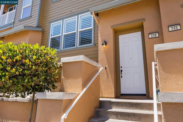 239 Marina Village Rd, Benicia CA: https://media.crmls.org/mediaz/d9749ef6-b60d-4231-ae62-5f13361be08f.jpg