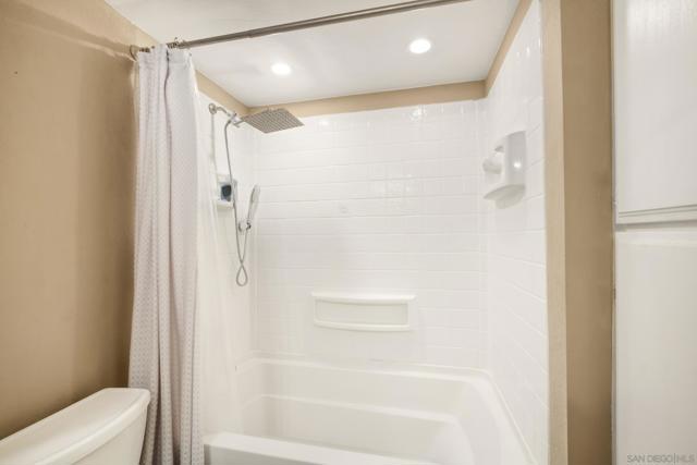 6544 College Grove Dr, San Diego CA: https://media.crmls.org/mediaz/d974dae5-0b9d-4769-b1de-02c6718e70f3.jpg