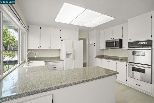 715 Graymont Circle, Concord CA: https://media.crmls.org/mediaz/d9752d34-b9a5-4e9a-84e5-caaa5bb81d47.jpg