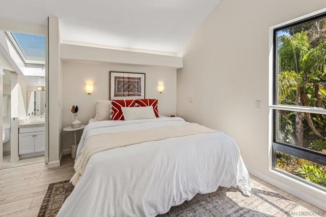 6338 Caminito Del Pastel, San Diego CA: https://media.crmls.org/mediaz/d9753424-2207-4c53-88a8-cbe6d2842cc6.jpg