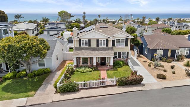 5640 Waverly Ave, La Jolla CA: https://media.crmls.org/mediaz/d97549b3-9dba-47e9-8c56-63fa6487e2d4.jpg