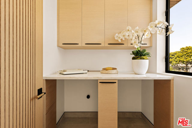 7543 Denrock Avenue, Los Angeles CA: https://media.crmls.org/mediaz/d9773b3f-80e1-4559-9293-4e0b576e0a7f.jpg