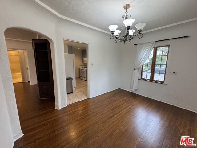 2437 Granville Avenue, Los Angeles CA: https://media.crmls.org/mediaz/d9785ff9-0a32-404c-8e76-5c987da05eee.jpg