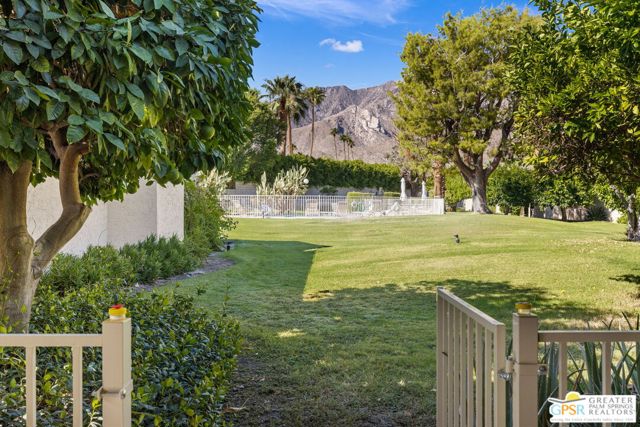 1095 S La Verne Way, Palm Springs CA: https://media.crmls.org/mediaz/d97a1602-59c7-416d-bd31-bd00e5c6269a.jpg