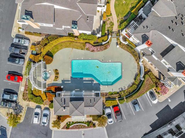 585 Shoal Circle,  CA: https://media.crmls.org/mediaz/d97a1e1a-4644-4f69-aebe-74c197a21b5a.jpg