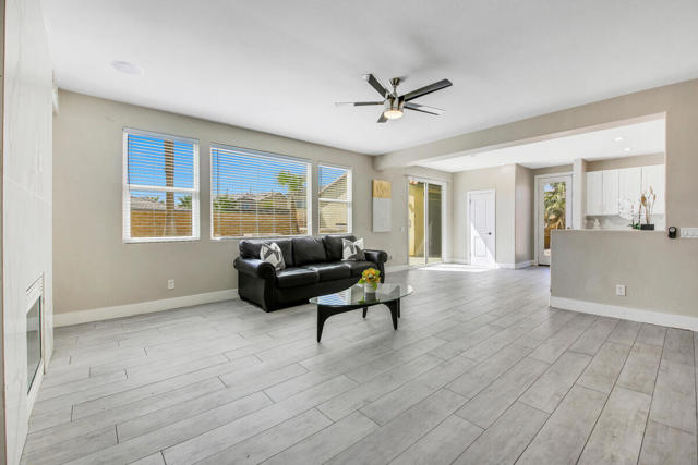 Image 13 of 39 For 37769 Thurne Street