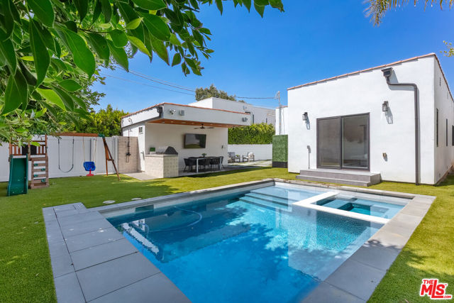 732 N Cherokee Avenue, Los Angeles CA: https://media.crmls.org/mediaz/d97c5eea-2815-4b44-9c46-4b43469f5447.jpg