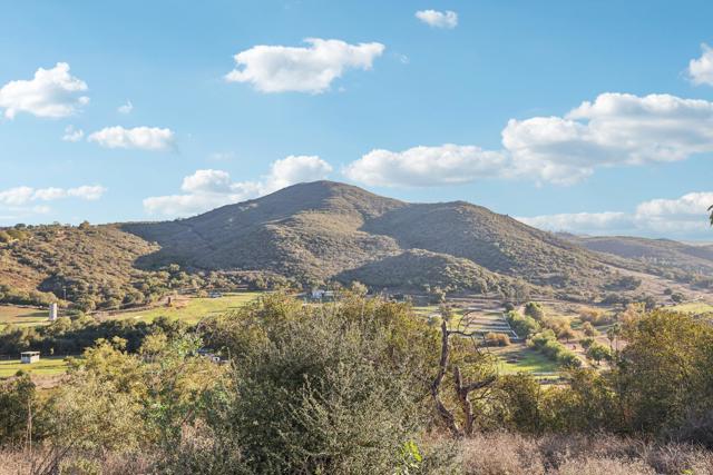 26086 Bear Valley Heights Road, Escondido CA: https://media.crmls.org/mediaz/d97c8cb2-dfd2-498d-9553-674e0d91c8a3.jpg