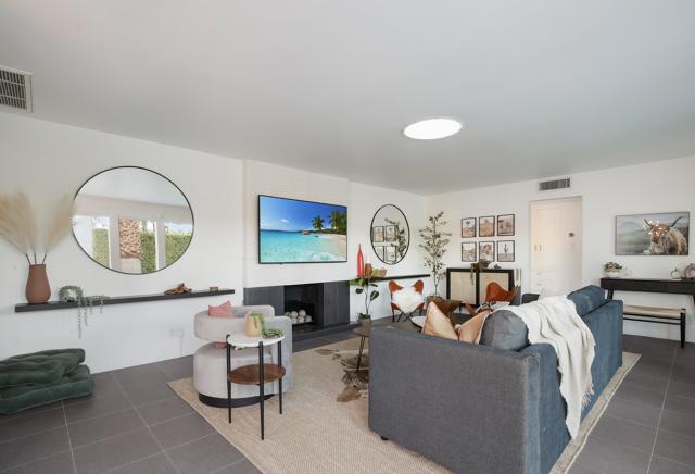 1529 S Calle Palo Fierro, Palm Springs CA: https://media.crmls.org/mediaz/d97cb633-1fab-4fec-bdc5-21f9ae4eef45.jpg