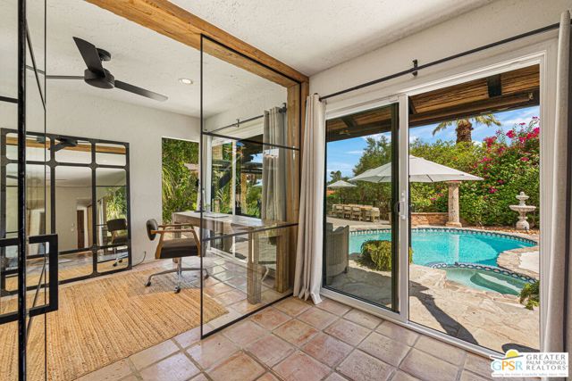 370 W Crestview Drive, Palm Springs, CA 92264