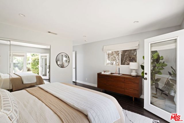 2907 Potomac Avenue, Los Angeles CA: https://media.crmls.org/mediaz/d97cdcbb-216a-48be-8011-610e34629b81.jpg