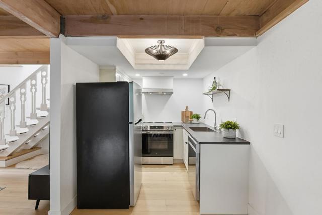 278 Monroe Drive, Mountain View CA: https://media.crmls.org/mediaz/d97cf2de-3297-4d5f-9d1e-1343d14f2bed.jpg