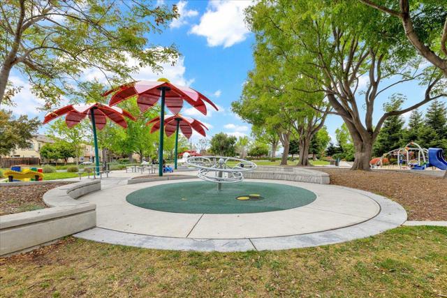 541 Ravenna Way, Hayward CA: https://media.crmls.org/mediaz/d97cfa06-d733-4a1c-8514-915a1cfe2067.jpg