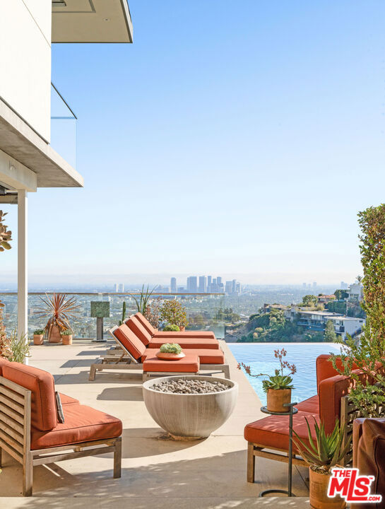 8804 Hollywood Boulevard, Los Angeles CA: https://media.crmls.org/mediaz/d97de7df-9b31-40a9-8c04-6b33586278a9.jpg
