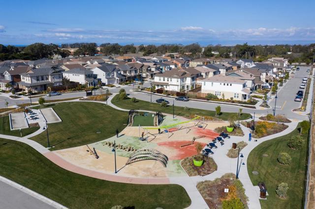 287 Skyview Drive, Marina CA: https://media.crmls.org/mediaz/d97e907e-221b-4820-8bf7-93abcd795ad9.jpg