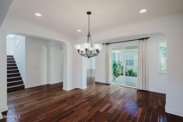 2079 Legacy Drive, Simi Valley CA: https://media.crmls.org/mediaz/d97ee441-3951-4766-92f1-0268a5bafe95.jpg