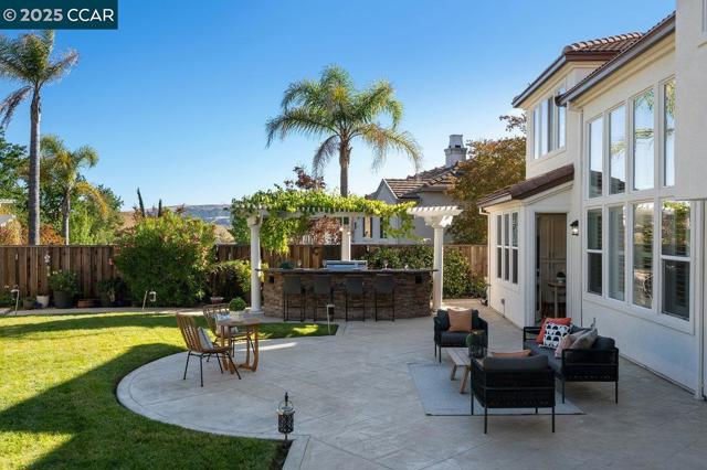 9662 Velvet Leaf Cir, San Ramon CA: https://media.crmls.org/mediaz/d97f27d1-cc66-420e-adad-22d8581d40d2.jpg