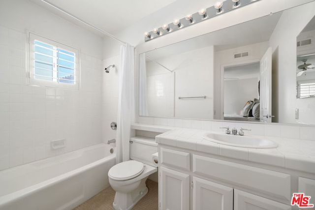 67954 S Trancas Drive, Cathedral City CA: https://media.crmls.org/mediaz/d97f9bc0-da4d-4139-9131-872441f520ed.jpg