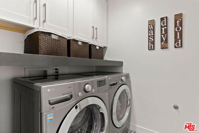 3134 Granville Avenue, Los Angeles CA: https://media.crmls.org/mediaz/d980ca21-7ed4-44c9-aa1d-03aab778bb04.jpg