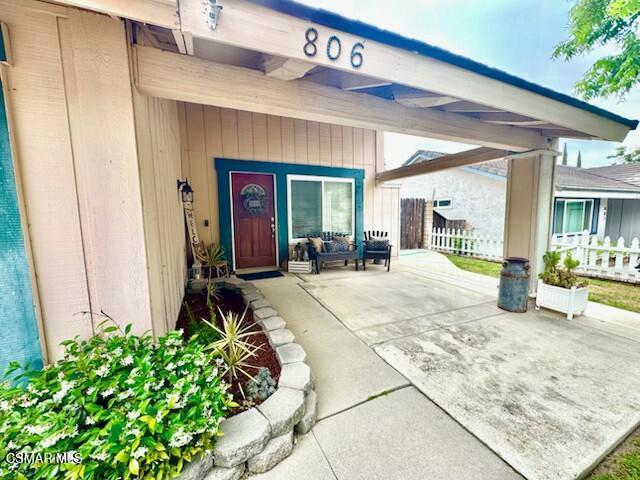 806 San Simeon Drive, Newbury Park CA: https://media.crmls.org/mediaz/d980fdb2-4922-4541-802a-241a84074d95.jpg