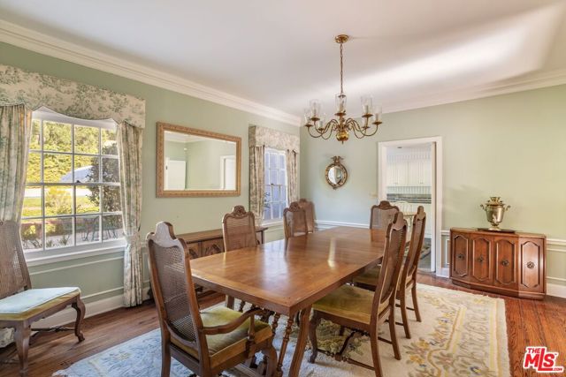 3734 Longridge Avenue, Sherman Oaks CA: https://media.crmls.org/mediaz/d9821d0a-ca11-4095-bacf-5d02ae7e4a39.jpg