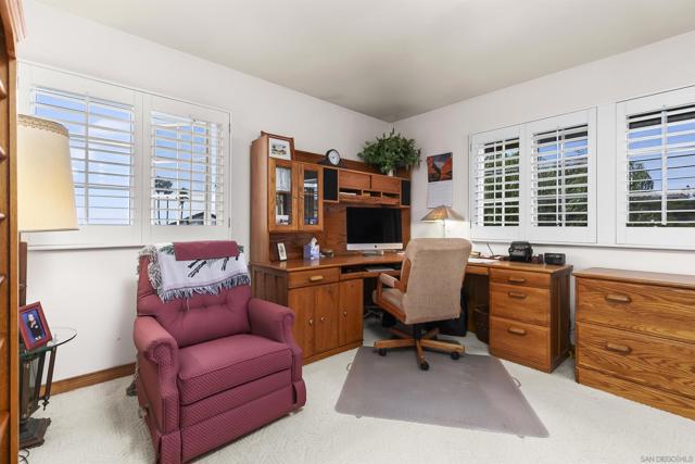 5353 Westknoll Dr, San Diego CA: https://media.crmls.org/mediaz/d982382c-a402-42f1-812e-f1b290579cad.jpg
