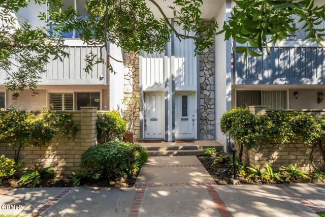 4804 La Villa Marina, Marina del Rey CA: https://media.crmls.org/mediaz/d9823af2-320c-4c53-bbdd-d047dc17fe04.jpg