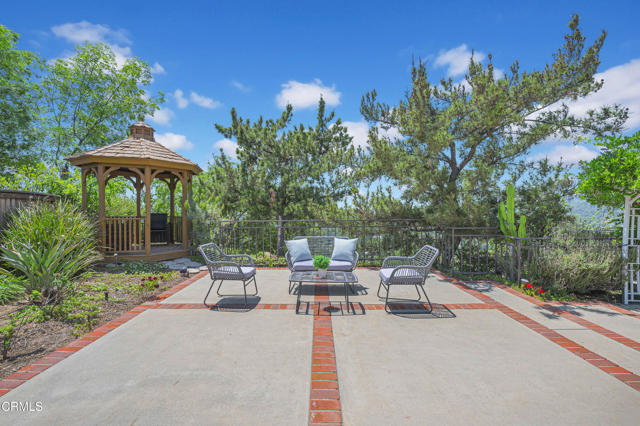 320 Starlane Drive, La Canada Flintridge CA: https://media.crmls.org/mediaz/d9830c2a-b7f5-4410-a61b-cfdafddf6630.jpg