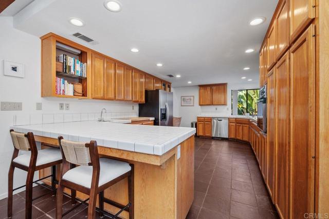 Detail Gallery Image 11 of 42 For 2647 Cazadero Drive, Carlsbad,  CA 92009 - 3 Beds | 2 Baths