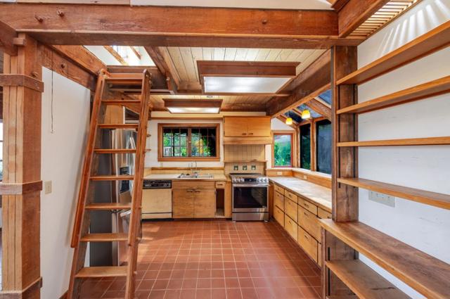 1009 Miramontes Street, Half Moon Bay CA: https://media.crmls.org/mediaz/d983b714-5f91-47f9-bf35-238413bf7286.jpg