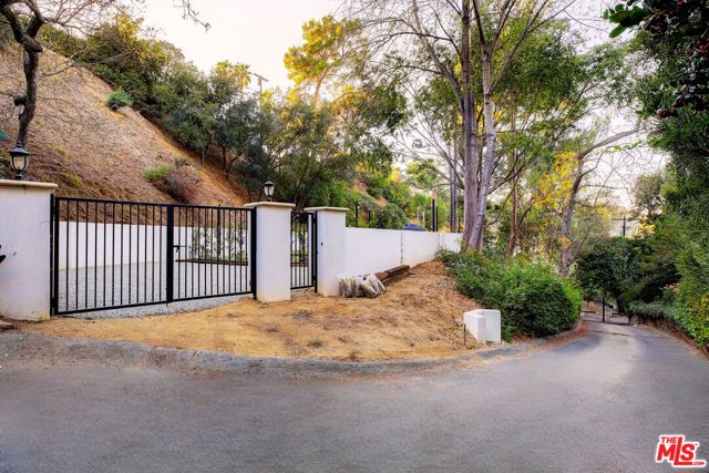 2570 Nichols Canyon Road, Los Angeles CA: https://media.crmls.org/mediaz/d983bb12-3524-48ea-bec4-86005961d3a5.jpg