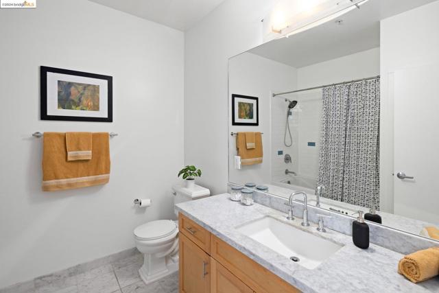 1755 Broadway, Oakland, California 94612, 1 Bedroom Bedrooms, ,1 BathroomBathrooms,Condominium,For Sale,Broadway,41056794