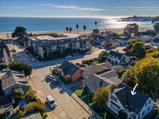 211 2nd Avenue, Santa Cruz CA: https://media.crmls.org/mediaz/d985196e-255d-4b77-9b5a-3890e8a9eb4c.jpg