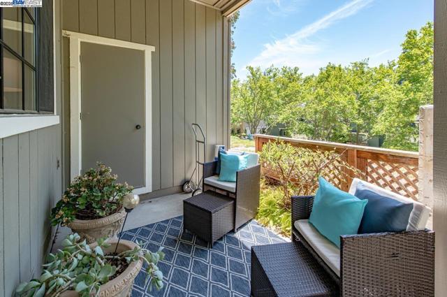 2030 Canyon Woods Drive, San Ramon CA: https://media.crmls.org/mediaz/d9852a32-eb3c-46fb-9ca9-d228b74906fc.jpg