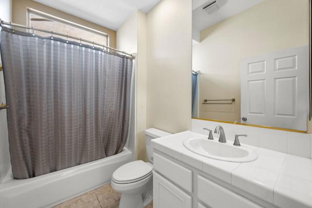 78147 Hunter Point Road, Palm Desert CA: https://media.crmls.org/mediaz/d985408d-4f7e-444b-8560-d8ae4871ac4a.jpg