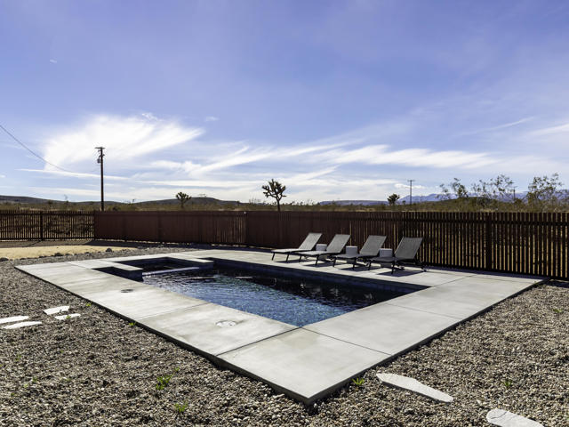 59130 Reche Road, Landers CA: https://media.crmls.org/mediaz/d98578c8-220a-4260-9eb8-94c1b7ffb312.jpg