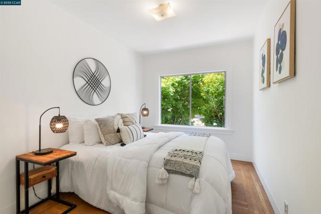 708 Cornell Ave, Albany CA: https://media.crmls.org/mediaz/d985e331-bb44-4b9b-96f0-64631f8d2fe7.jpg
