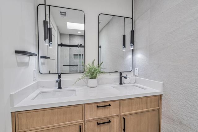 Image 13 of 17 For 734 Knickerbocker Drive