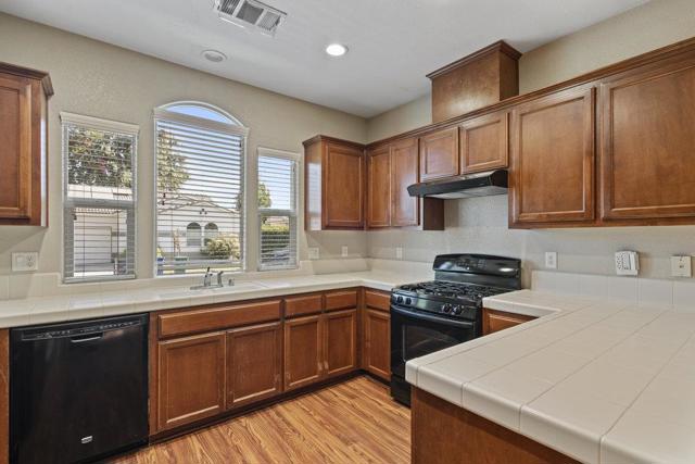 3009 La Vina Circle, Los Banos CA: https://media.crmls.org/mediaz/d986abf0-9d4b-4c1d-9a07-5e9a335b9945.jpg