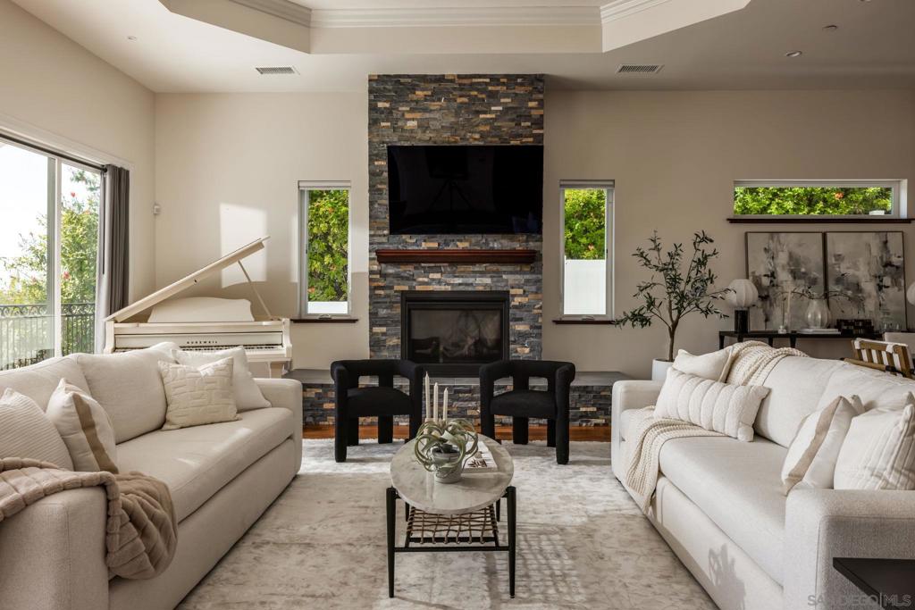 1092 Evergreen Street - photo 7