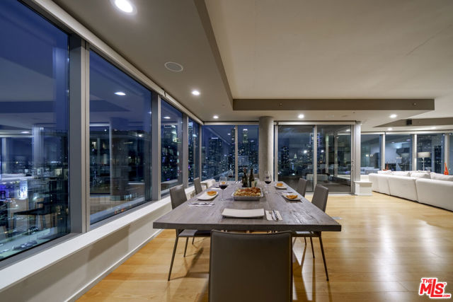 1155 S Grand Avenue, Los Angeles CA: https://media.crmls.org/mediaz/d98703ba-354b-46e8-907c-96ce9eb73bed.jpg