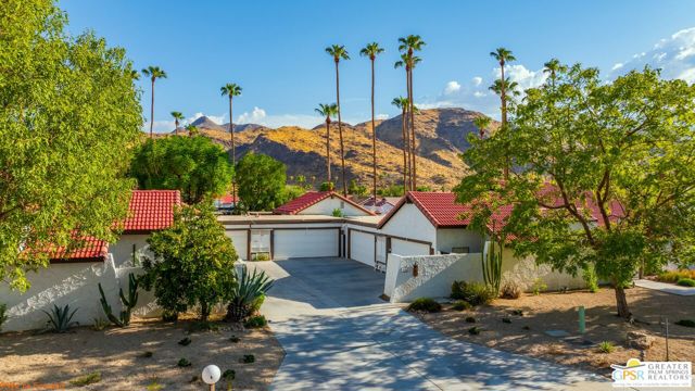 2234 S Linden Way, Palm Springs CA: https://media.crmls.org/mediaz/d987613f-1fa5-4dee-b837-fb427c721b9b.jpg